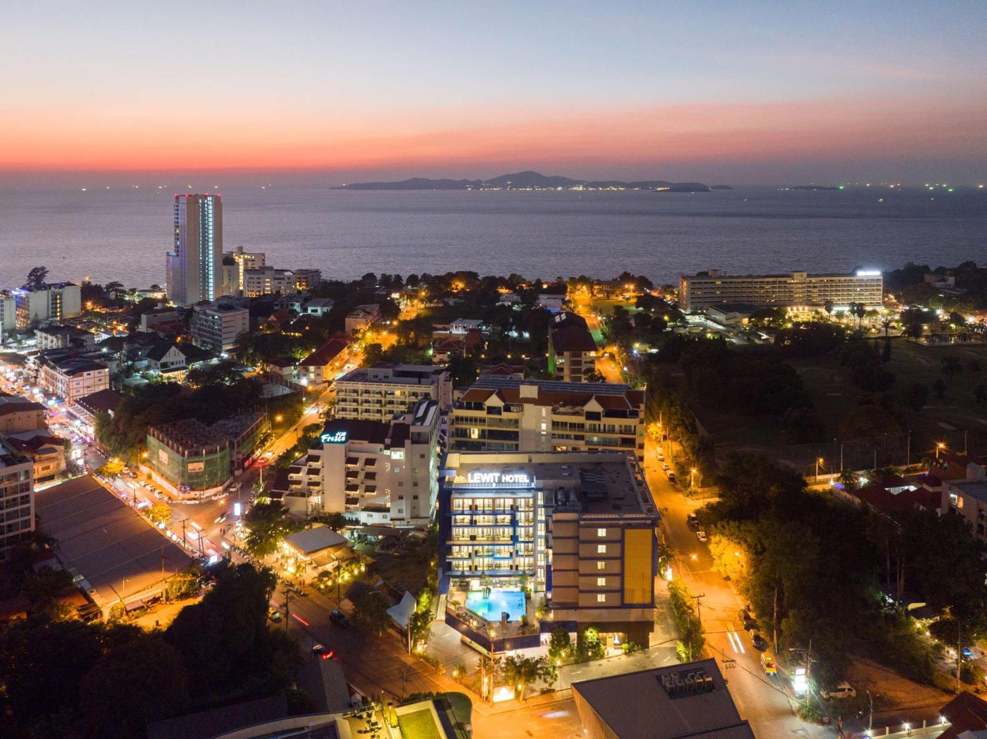 Lewit Hotel Pattaya, A Member Of Radisson Individuals Exterior photo